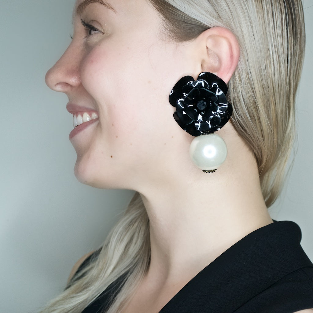chanel black and white earrings used
