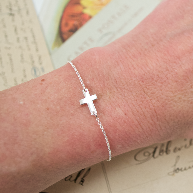 Mens silver 2025 cross bracelet