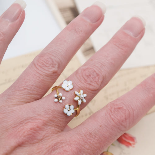White  Flower and Pearl Golden Ring by Eric et Lydie