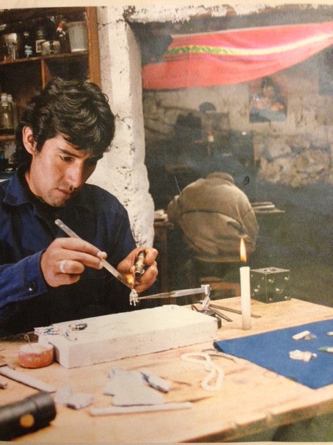 Maqui Arte Artist, Enrique Osorio, working his magic